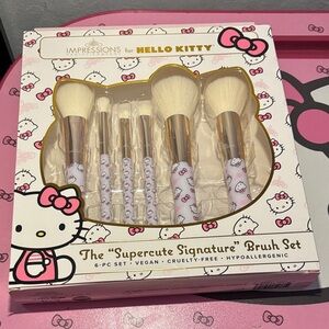 Hello Kitty Pink and White Brush Set